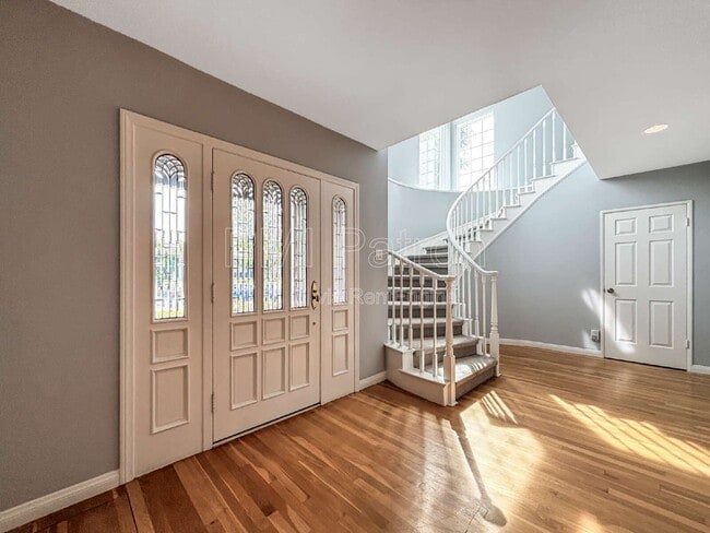 Building Photo - 5147 E Los Flores St