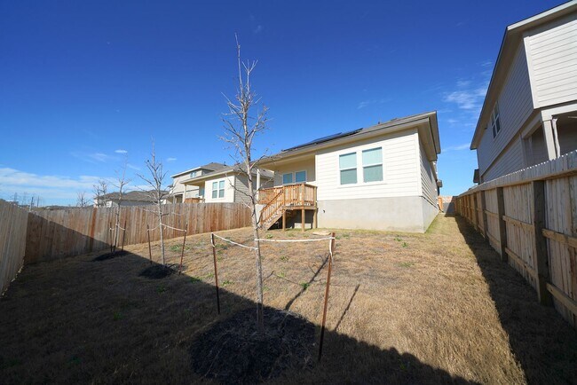 Building Photo - Like-New Home in Applewood Neighborhood. Realtor Commission: $600