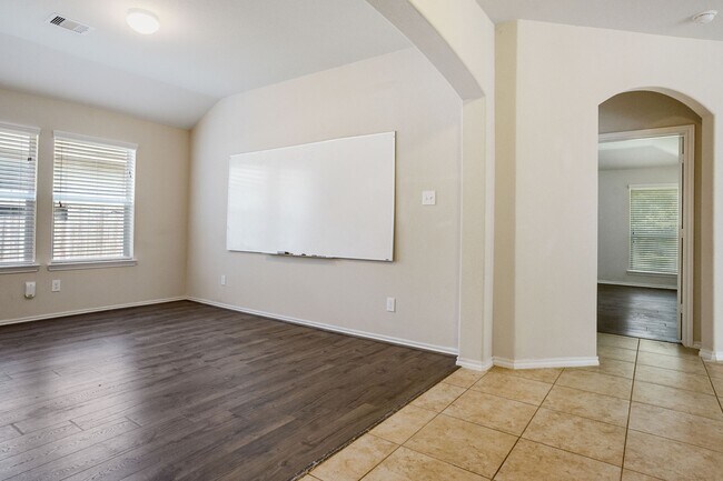 Building Photo - 1601 Katydid Ct