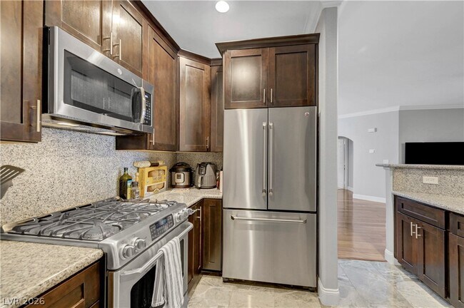 Building Photo - 2050 W Warm Springs Rd