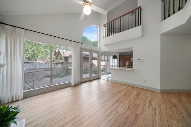 Building Photo - 31 Silver Canyon Pl