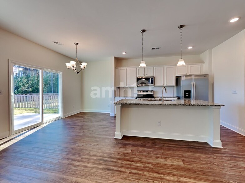 Building Photo - 321 Azore Way