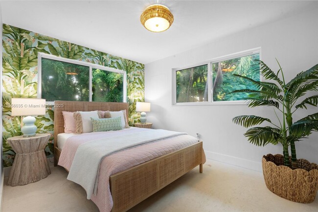Building Photo - 242 Bougainvillea St