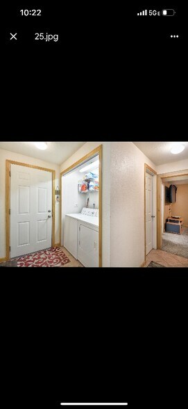 Building Photo - 734 Hillview Rd