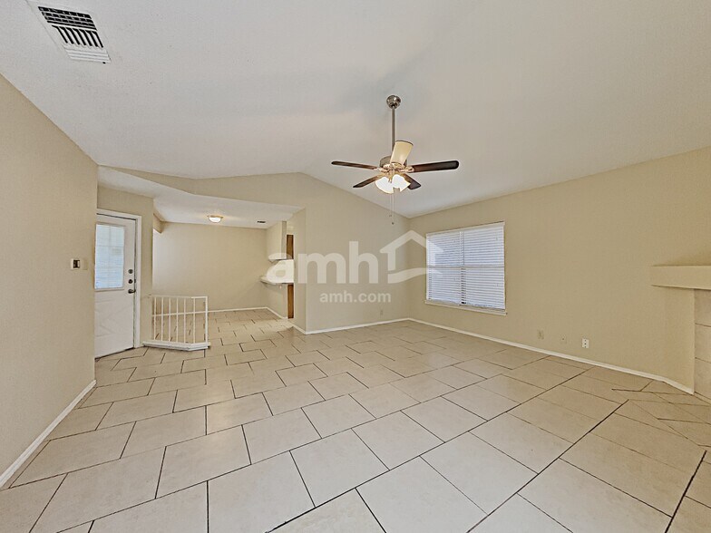 Building Photo - 734 Cypresscliff Dr