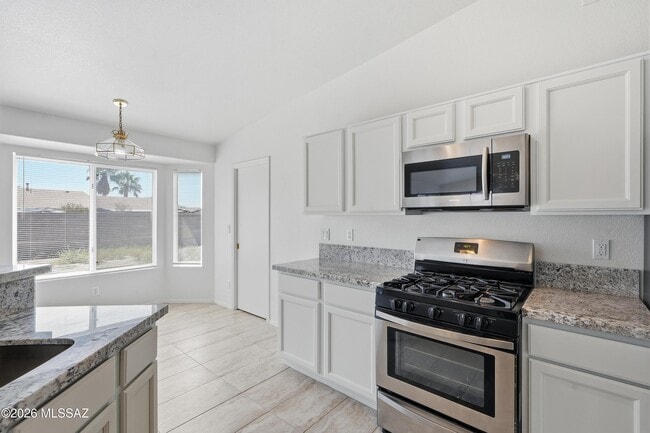 Building Photo - 10008 E Moonstruck Way