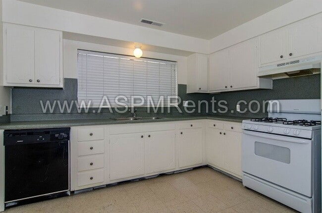 Building Photo - 3062 S 300 E