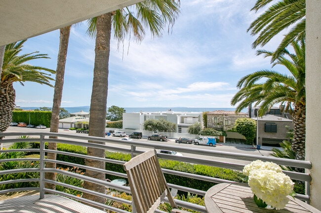 Building Photo - Malibu Cove Apartments