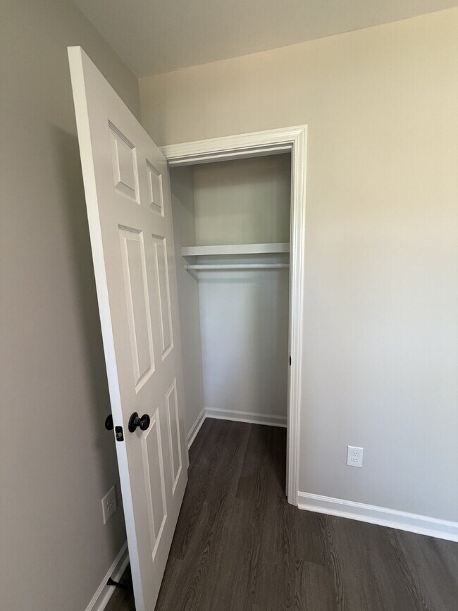 Building Photo - Pet-Friendly Charming 3-Bedroom, 2-Bath Home on Harrison Ave – Your Cozy Retreat Awaits!"