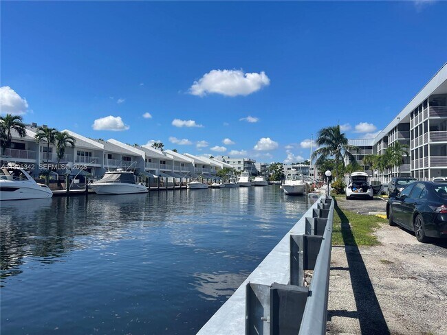 Building Photo - 3750 NE 169th St