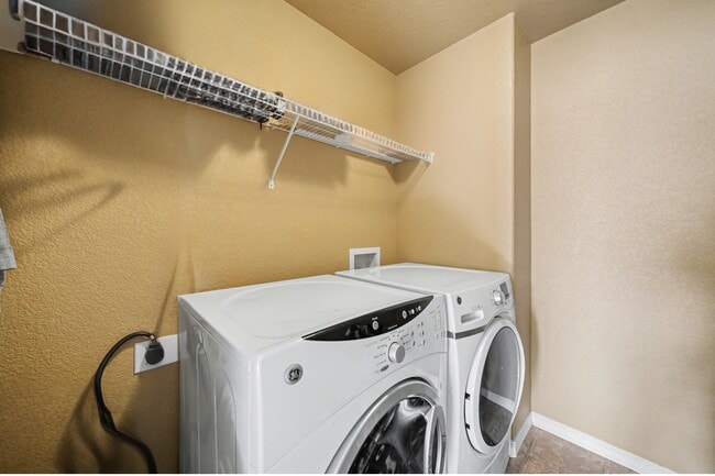 Building Photo - 3874 Winter Sun Dr