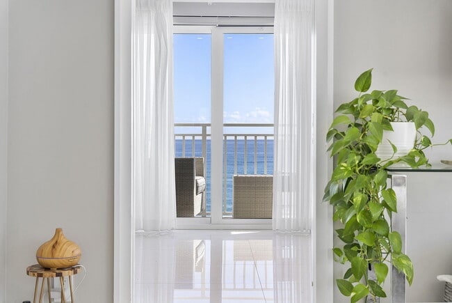 Building Photo - 4505 S Ocean Blvd