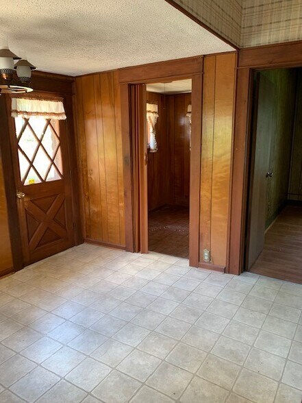 Back door and small room off the eat-in kitchen. Could be used for a pantry/crafts, etc. - 1219 S Washington St