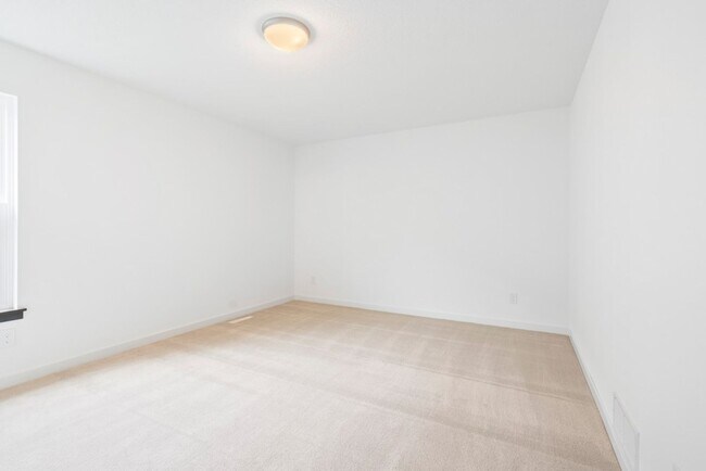 Building Photo - 127 Axlewood Dr