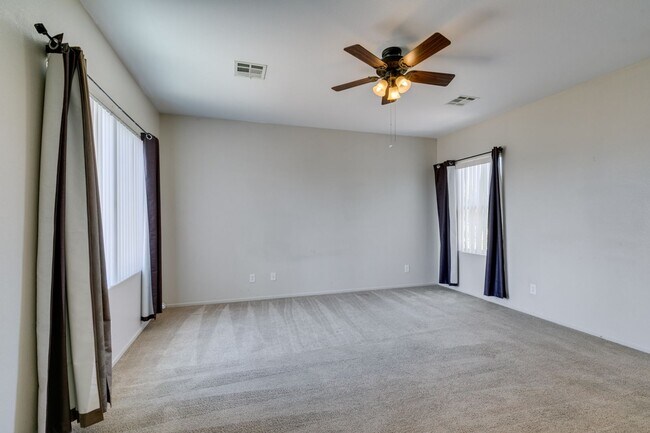 Building Photo - Large home near Aliante*Close to area schools and shopping centers*