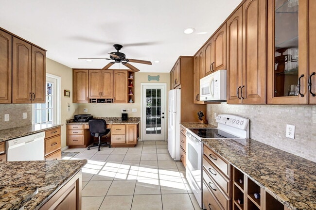 Building Photo - Furnished 2-Bedroom Home in Gulf Harbour Y...