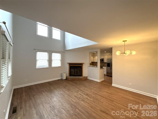 Building Photo - 815 Lexington Ave