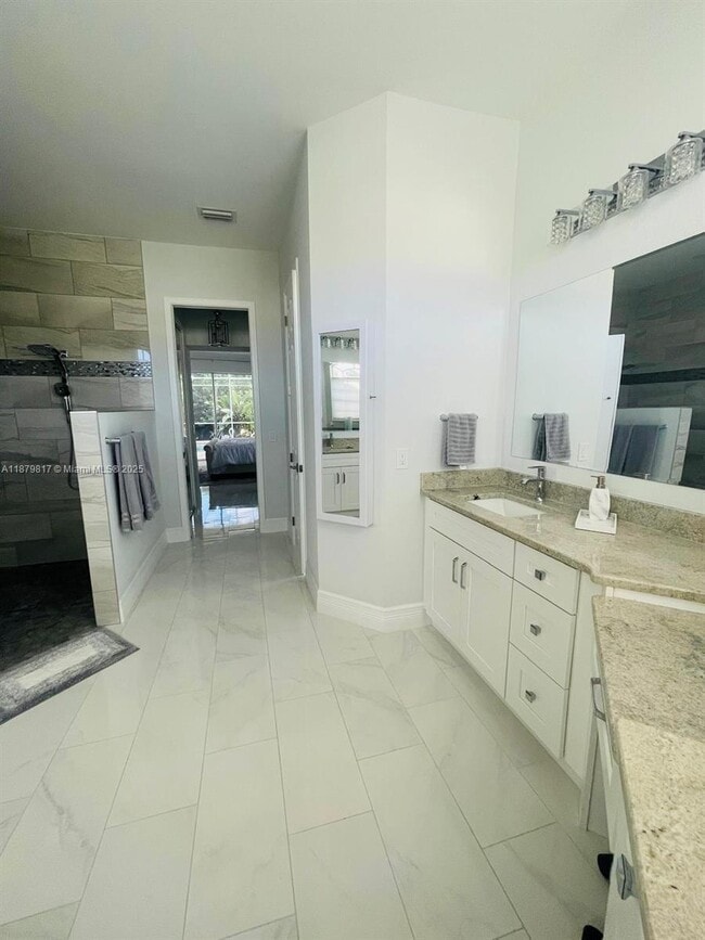 Building Photo - 8268 Southwind Bay Cir