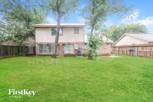 Building Photo - 11031 Hidden Bend Dr