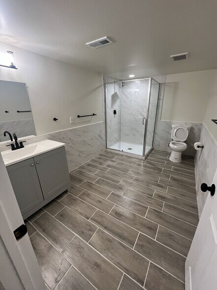 Building Photo - 1617 Somerset Shire Dr