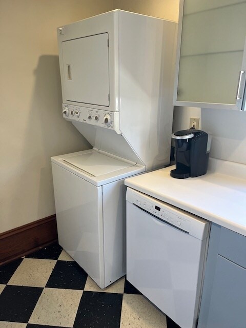 In Unit Washer/Dryer - 4807 Magazine St
