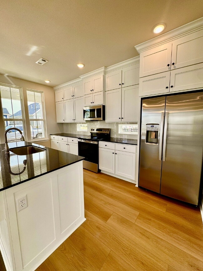 Building Photo - 6747 Winterwood Ave