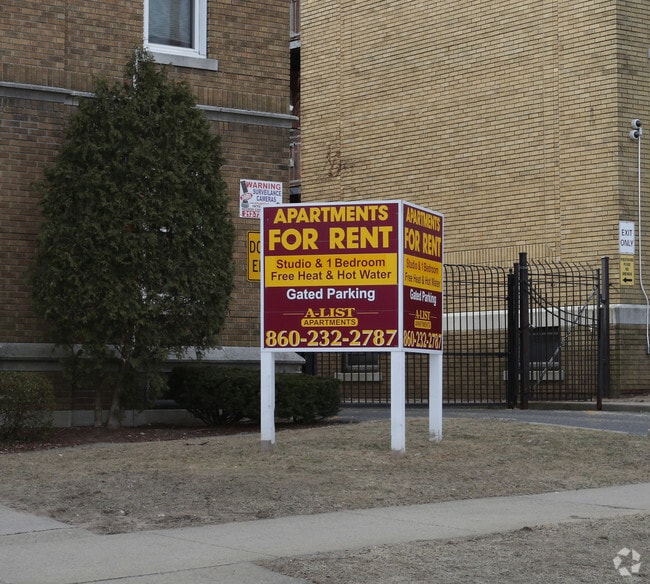 Building Photo - 69-79 Myrtle St