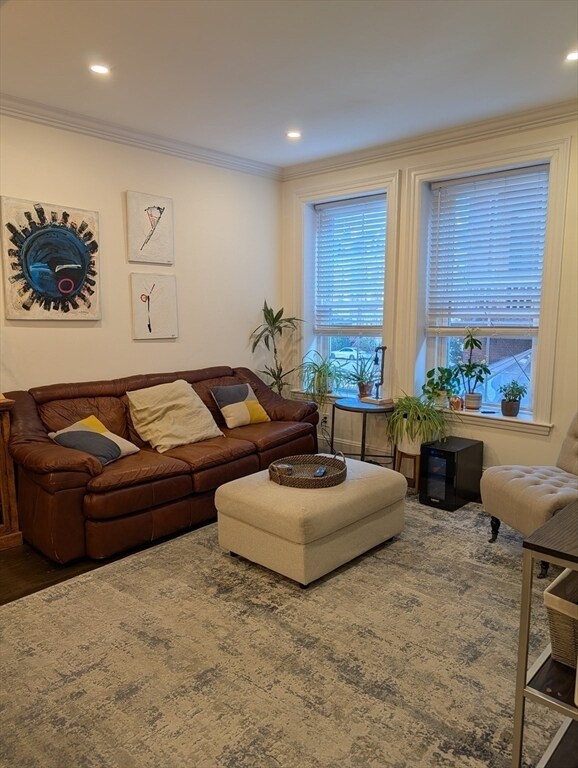 Building Photo - 2A Wellington St