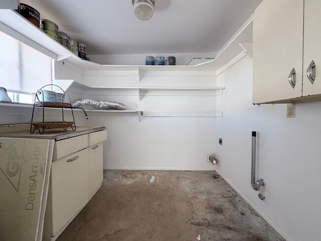 Building Photo - 3BR/2BA with Carport 1,958 sq.ft. rental in Sierra Vista, AZ