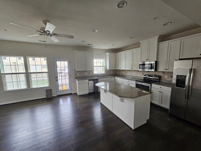 Building Photo - 109 Wheatfield Dr