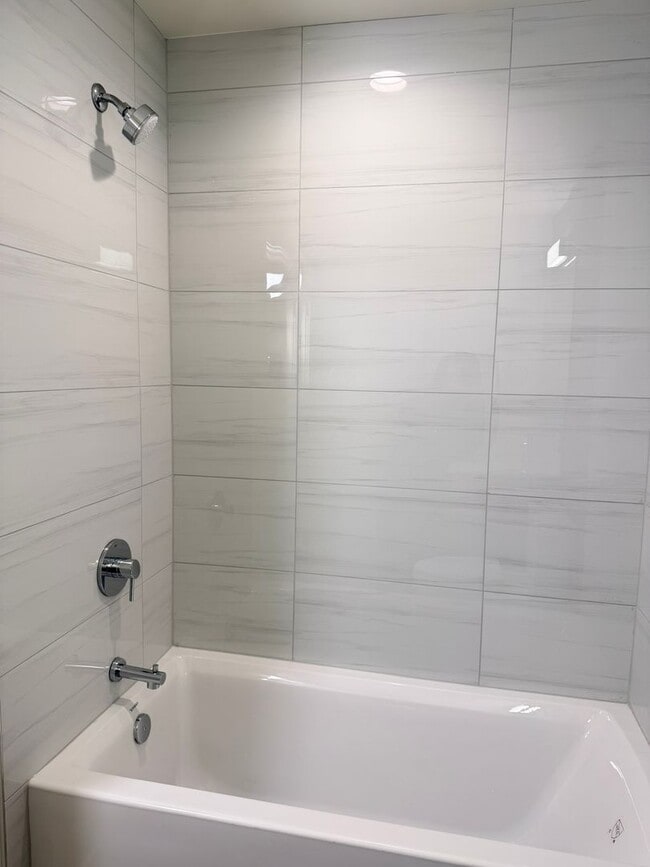 Building Photo - Brand New 3bd Townhome!