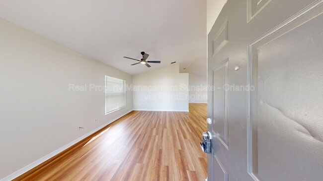 Building Photo - 9719 Red Clover Ave