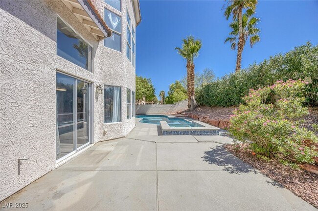 Building Photo - 8433 Dry Cliff Cir