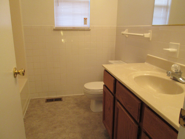 Building Photo - 1725 Kim Watt Dr