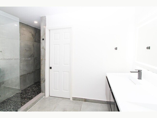 Building Photo - 14740 SW 108th Terrace