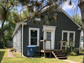 Building Photo - 4842 Hillside Ave