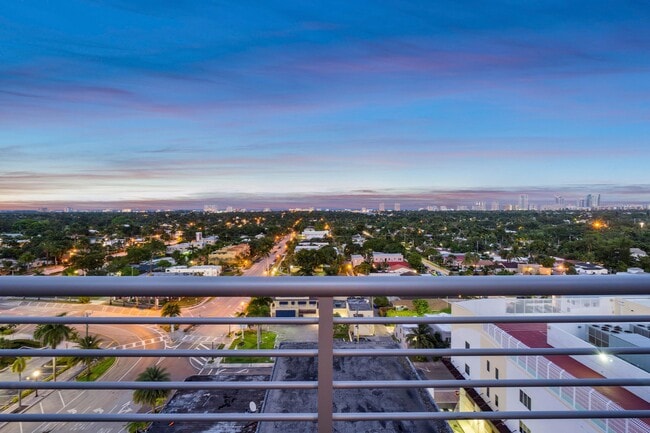 Building Photo - 1720 Harrison St