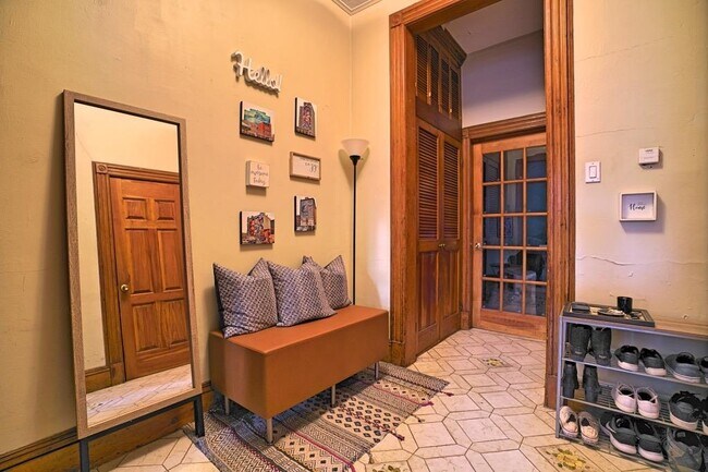 Building Photo - 1114 Washington St