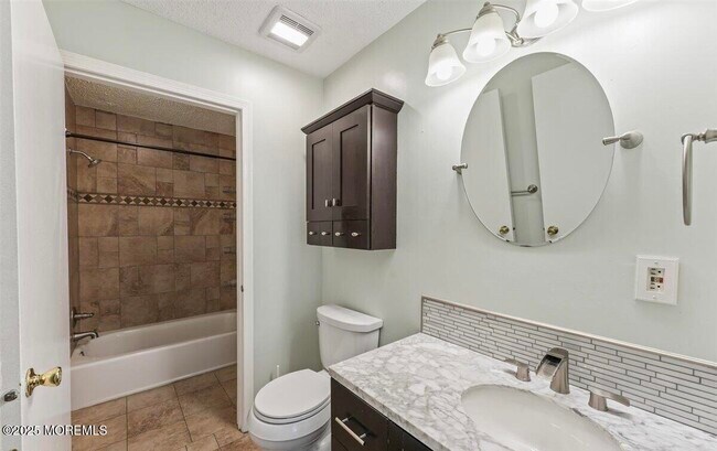 Building Photo - 19 Augusta Ct