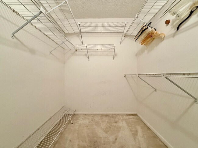 Building Photo - 10851 Palm Lake Ave