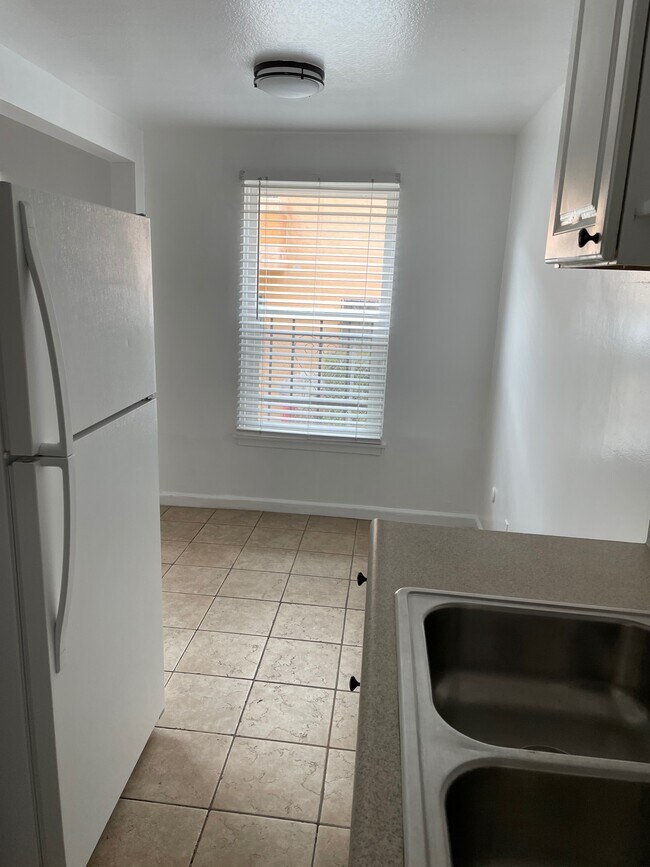 Building Photo - 4234 Mont Clair St