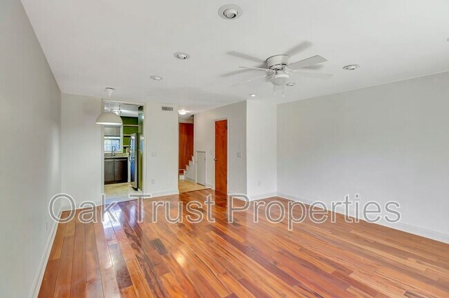 Building Photo - 309 St Charles Ct