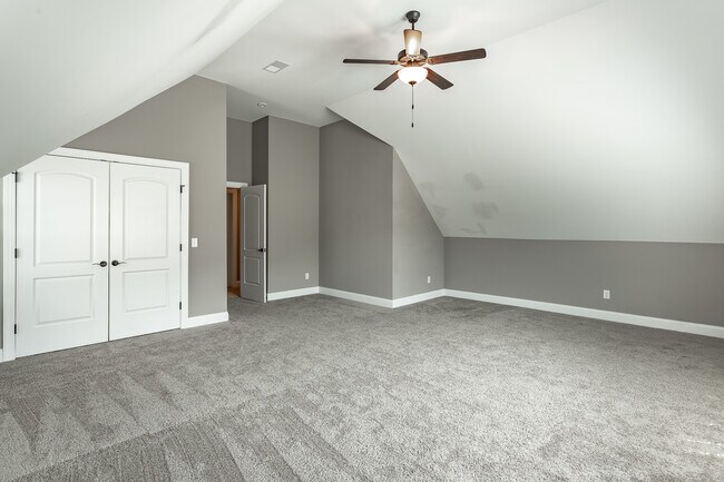 Building Photo - 7725 Peppertree Dr