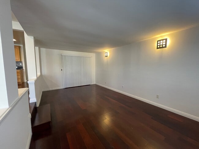 Building Photo - 1607 Phelan Ln