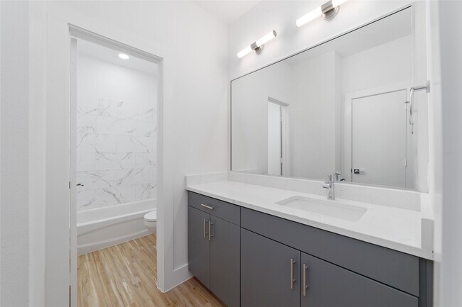 Building Photo - 2109 Holman St