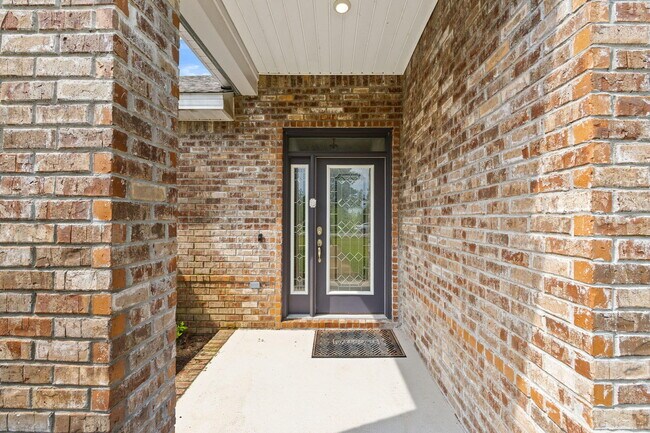 Building Photo - 173 Tournament Ln