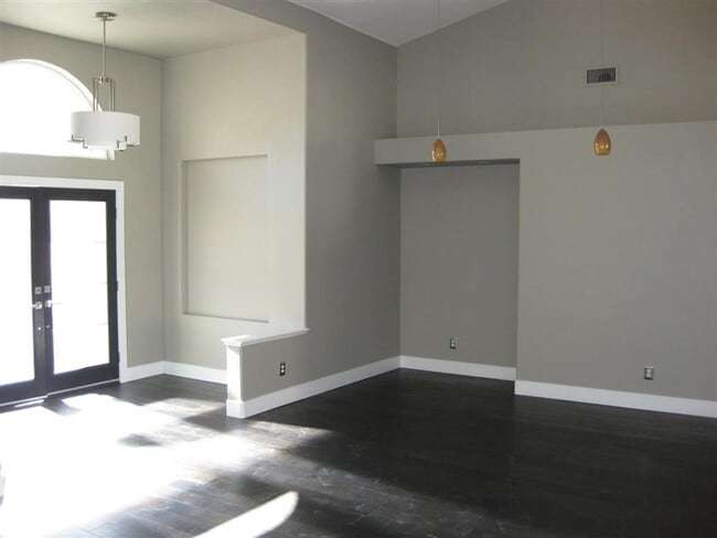 Building Photo - Beautiful and Highly Upgraded Seven Hills Home with Upgraded Pool