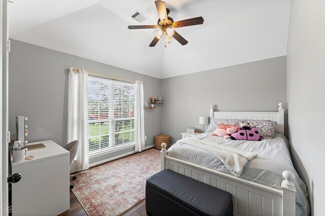 Building Photo - 115 Cobblestone Ct