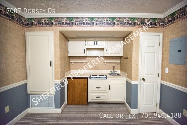 Building Photo - 7007 Dorsey Dr