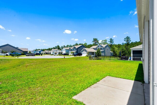 Building Photo - 3927 Nandina Ct